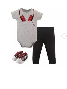 Baby Boys Gray Headphone Bodysuit & Black Pant Matching Set with Red Accents